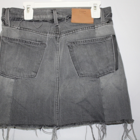 Frame Denim Nouveau Le Mix Gray Jean Denim Mini Skirt Distressed Size 25 - Picture 10 of 11